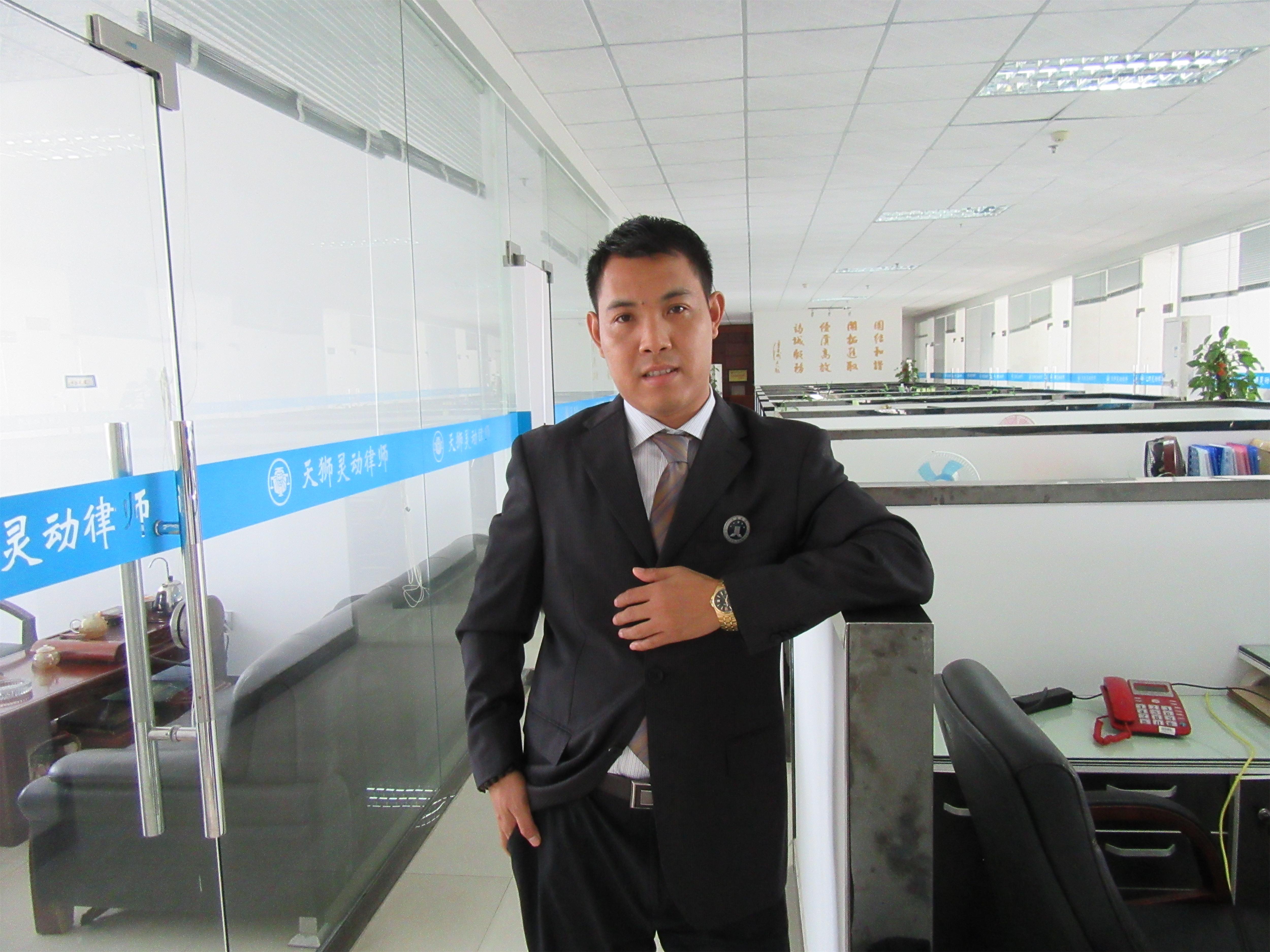 胡钦律师.JPG