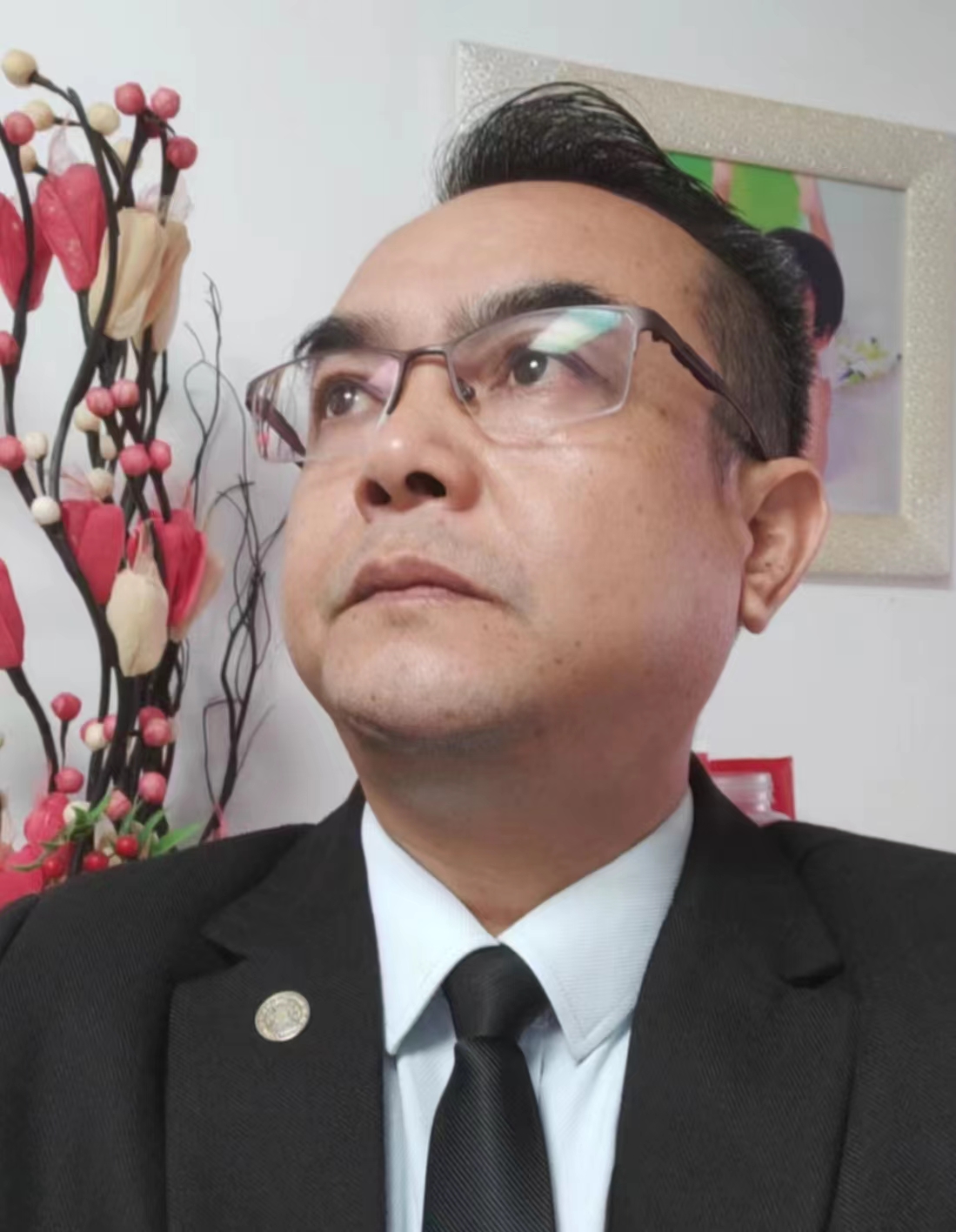 杨飞律师