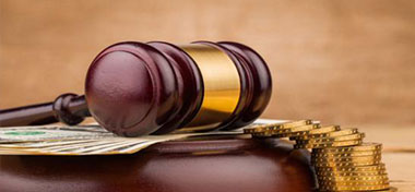 自己的车辆撞伤死亡,保险公司应否赔偿?